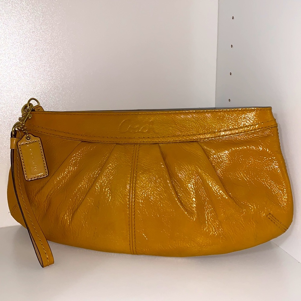 Coach clutch/wristlet